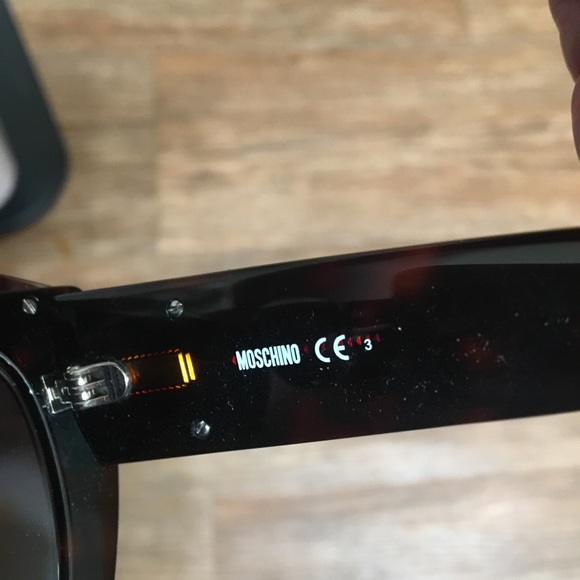 Moschino mos031/s Women’s Sunglasses in Dark Havana NWT - Picture 4 of 10